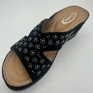 Black Low Wedge Heel Sandals Decorated With White Crystal Flower Patterns