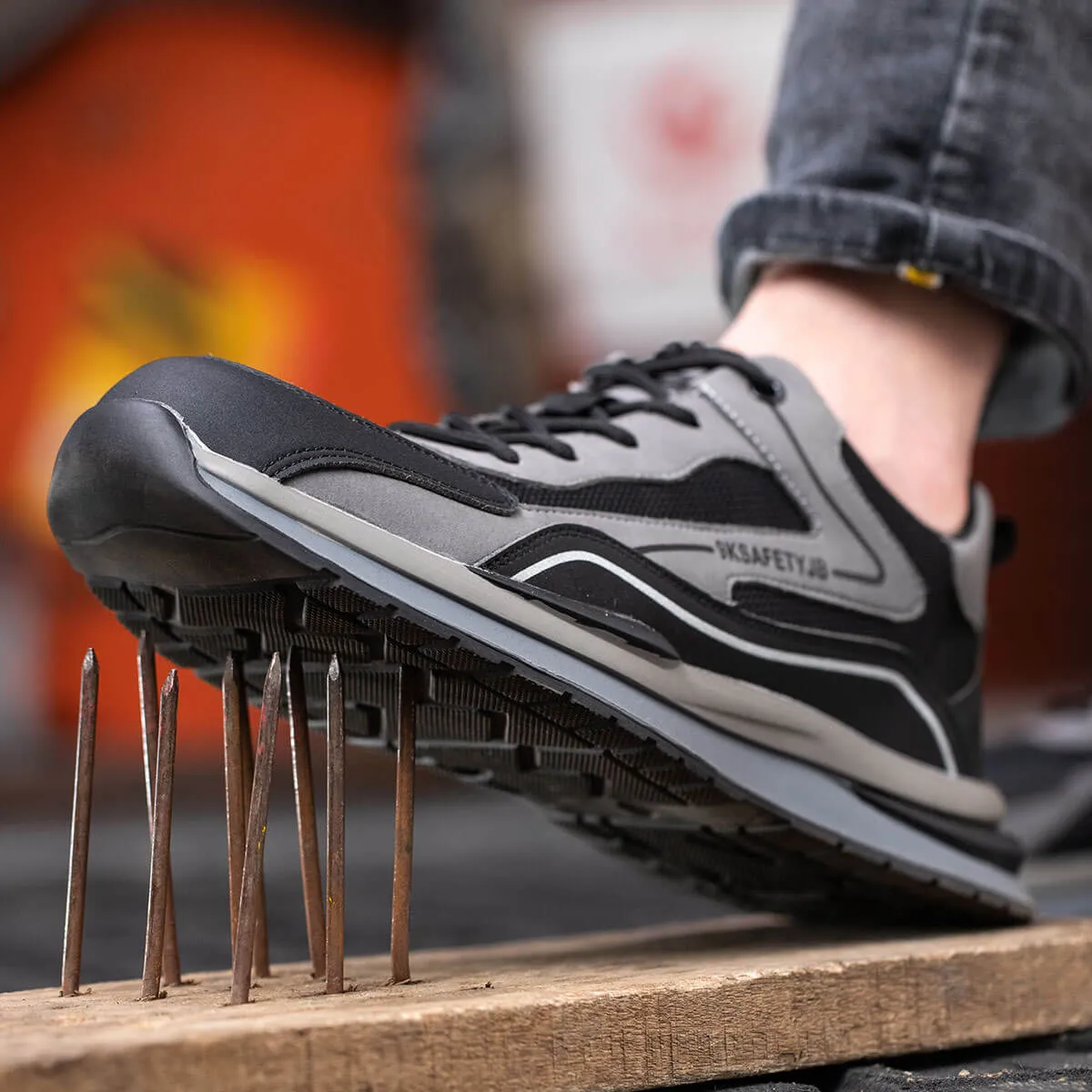 Steel Toe Shoes for Men and Women Lightweight Comfortable Work Safety Puncture Shoes Slip Proof Resistant Indestructible Sneakers Construction Work Utility Shoes