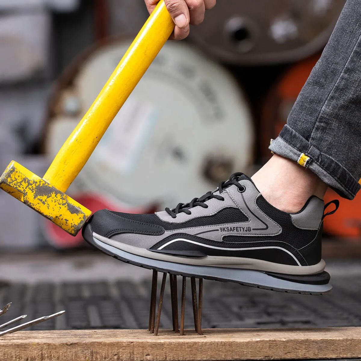 Steel Toe Shoes for Men and Women Lightweight Comfortable Work Safety Puncture Shoes Slip Proof Resistant Indestructible Sneakers Construction Work Utility Shoes